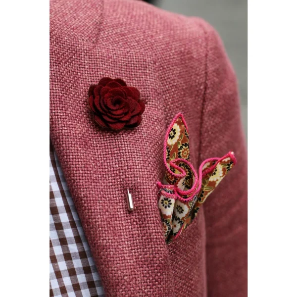 Warren Asher Boutonnière Rose Bordeaux 4