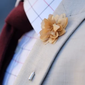Warren Asher Boutonnière à Fleur De Pivoine Beige & Or 14