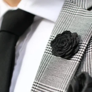 Warren Asher Boutonnière Rose Noire 11