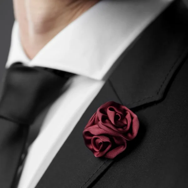 Warren Asher Boutonnière à Fleur De Rose Bourgogne 4