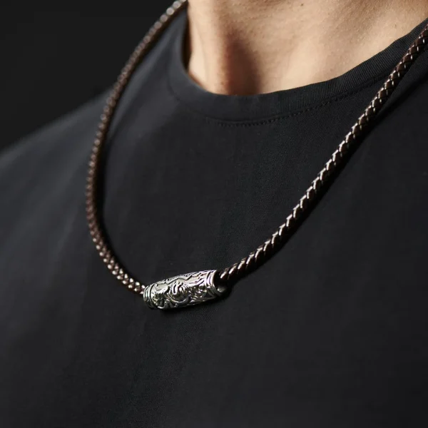 Fort Tempus Collier En Cuir Marron Et Rune Ovale 4